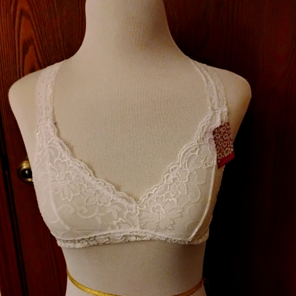 NWT Elegant White Lace Bralette